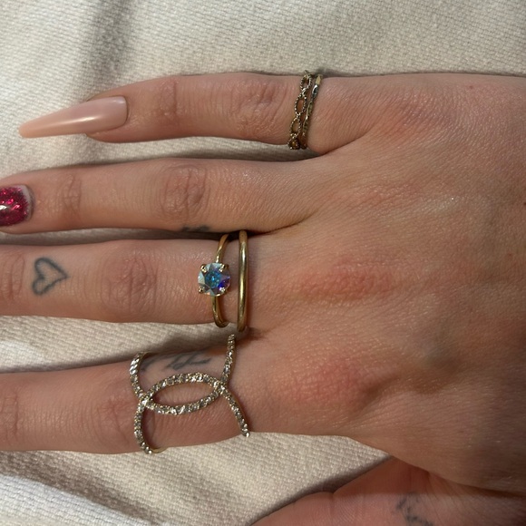 Gold ring bundle - Picture 3 of 3